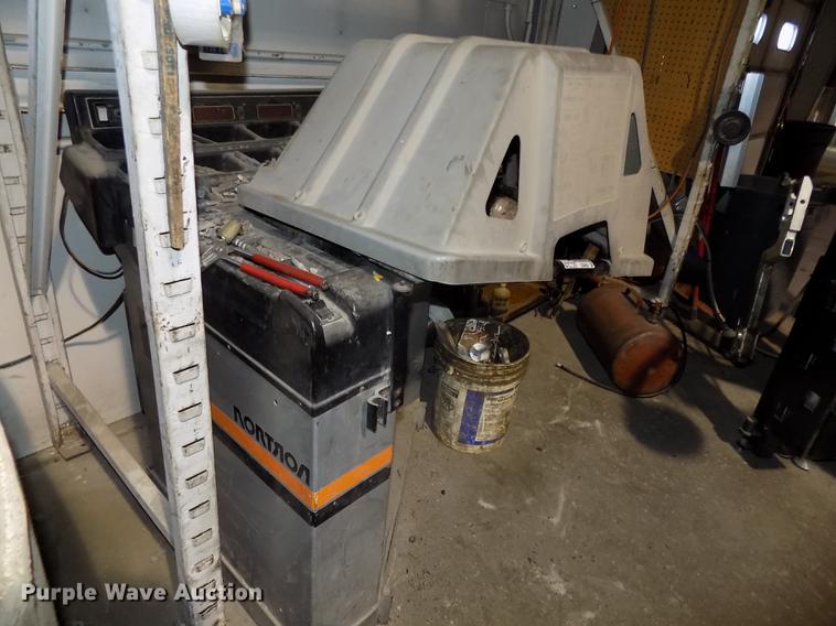 image for item DZ9658 Nortron 7300 tire balancer