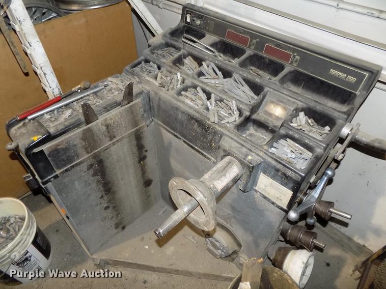 image for item DZ9658 Nortron 7300 tire balancer