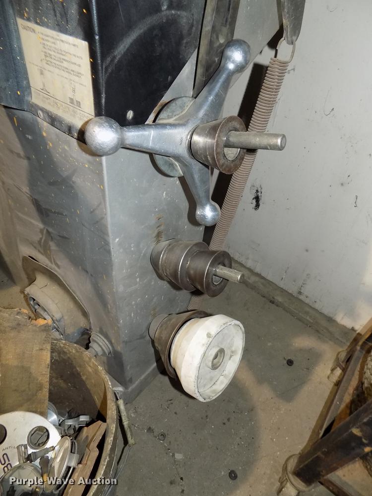 image for item DZ9658 Nortron 7300 tire balancer