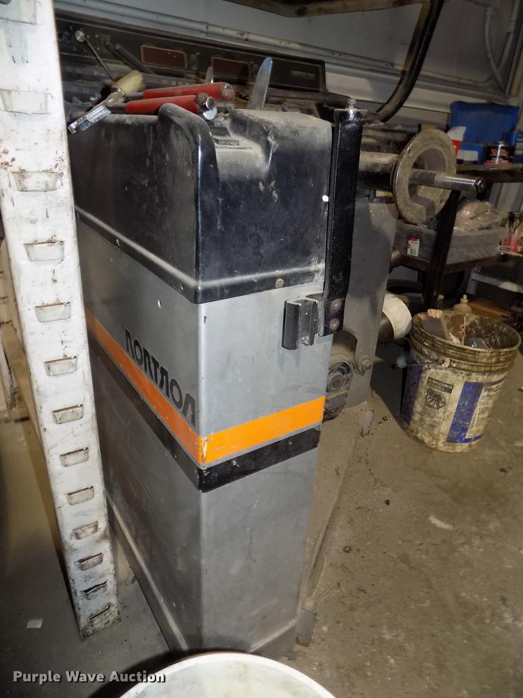 image for item DZ9658 Nortron 7300 tire balancer