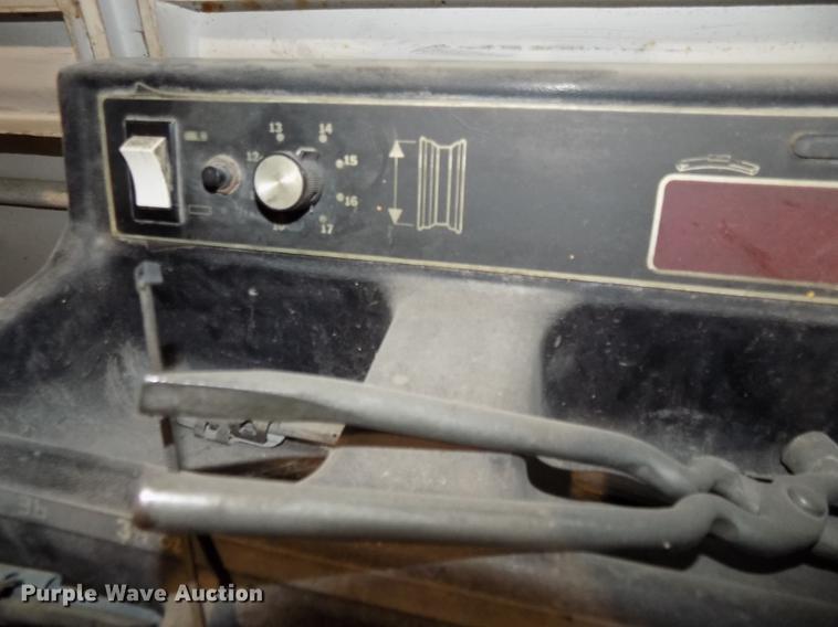 image for item DZ9658 Nortron 7300 tire balancer