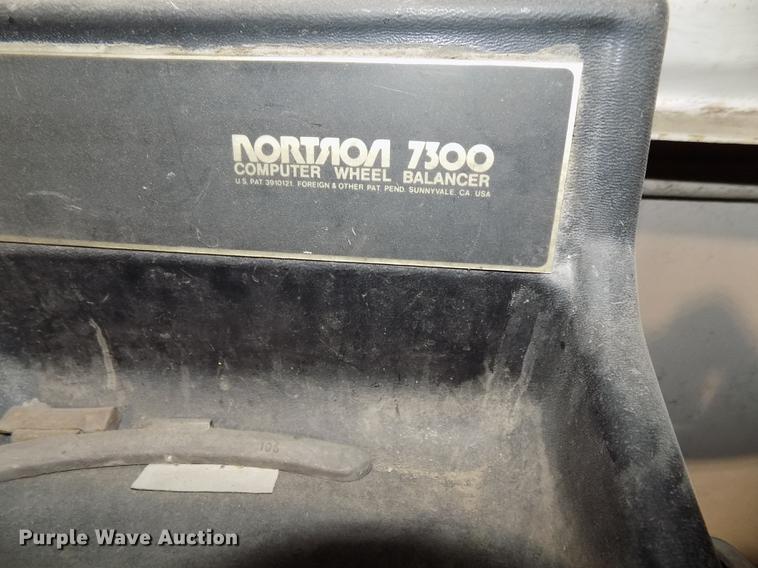 image for item DZ9658 Nortron 7300 tire balancer