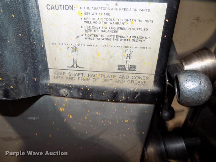 image for item DZ9658 Nortron 7300 tire balancer