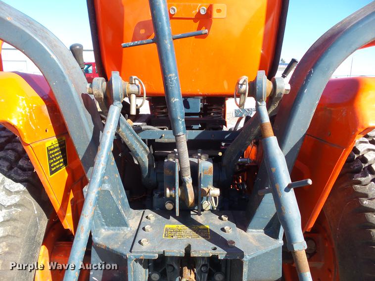 image for item EM9103 Kubota B1750 MFWD tractor