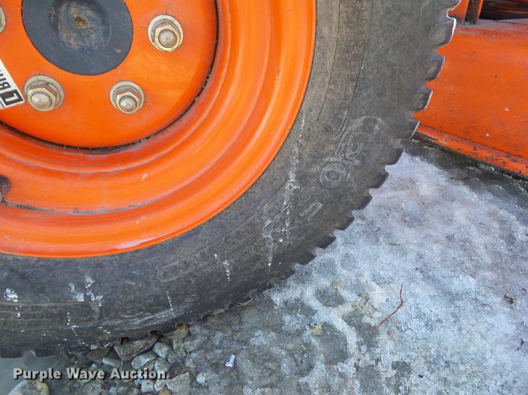image for item EM9103 Kubota B1750 MFWD tractor