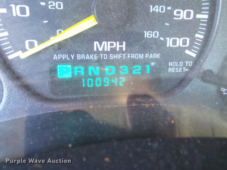 image for item EM9127 2001 Chevrolet Silverado 2500HD pickup truck