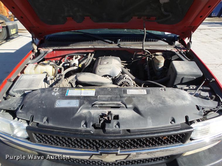 image for item EM9127 2001 Chevrolet Silverado 2500HD pickup truck