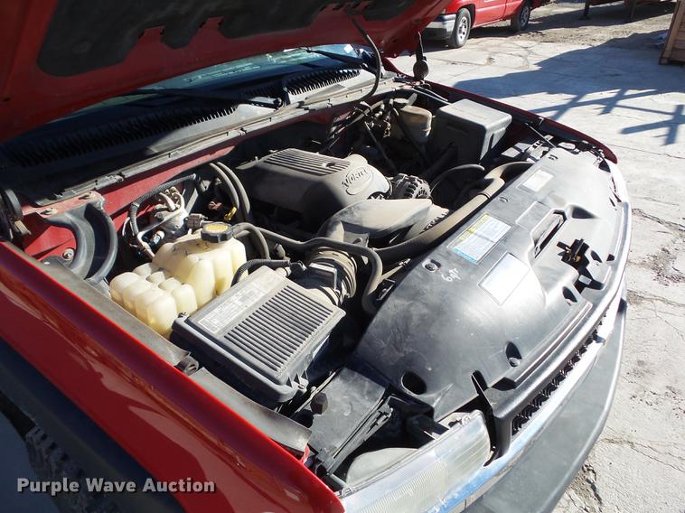 image for item EM9127 2001 Chevrolet Silverado 2500HD pickup truck