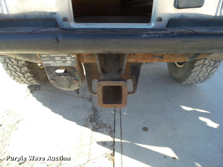 image for item EM9127 2001 Chevrolet Silverado 2500HD pickup truck