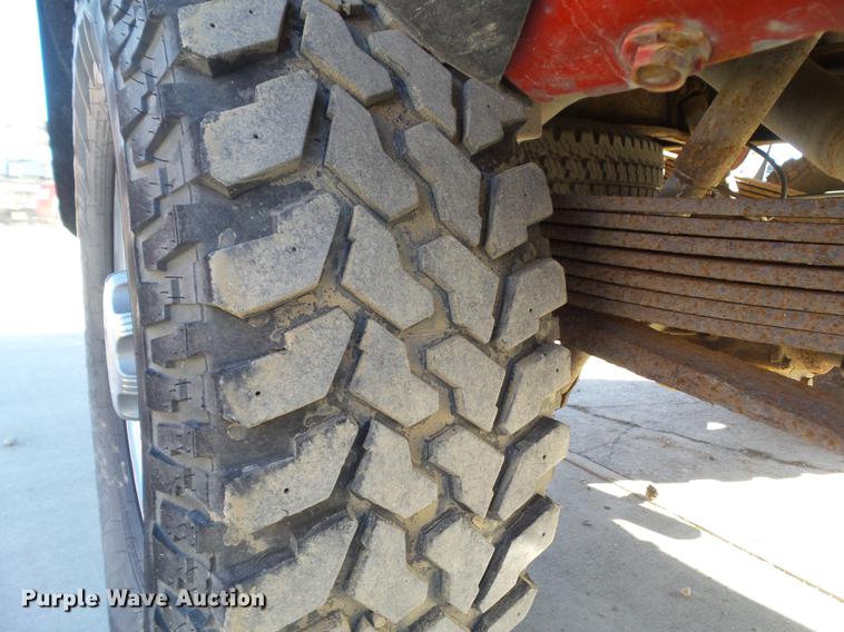 image for item EM9127 2001 Chevrolet Silverado 2500HD pickup truck