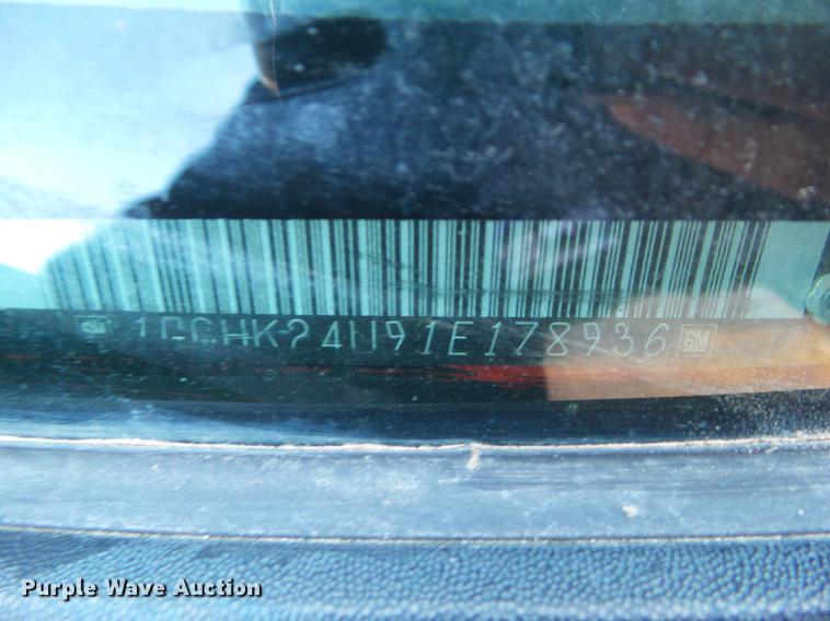 image for item EM9127 2001 Chevrolet Silverado 2500HD pickup truck