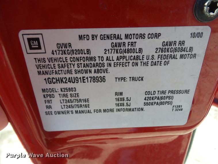 image for item EM9127 2001 Chevrolet Silverado 2500HD pickup truck