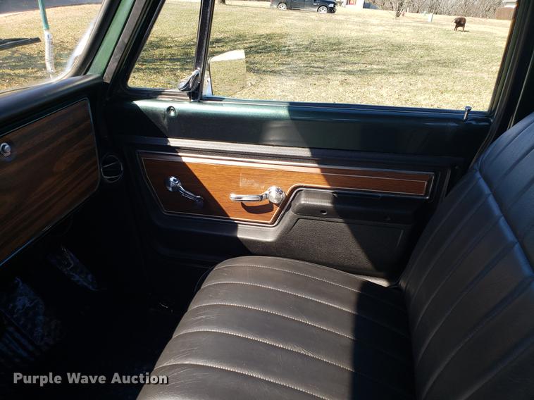 image for item EN9801 1972 Chevrolet Cheyenne C10 pickup truck