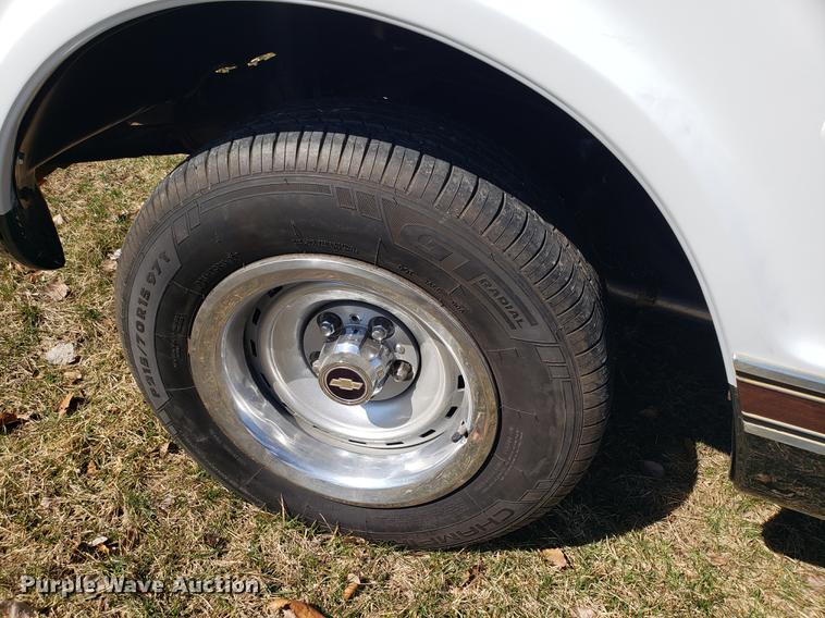 image for item EN9801 1972 Chevrolet Cheyenne C10 pickup truck