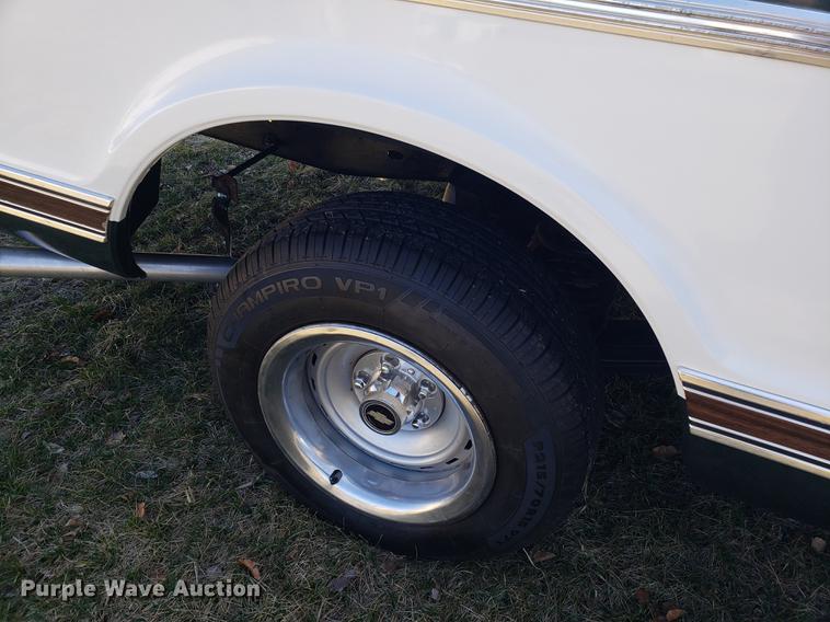 image for item EN9801 1972 Chevrolet Cheyenne C10 pickup truck