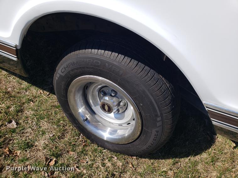 image for item EN9801 1972 Chevrolet Cheyenne C10 pickup truck