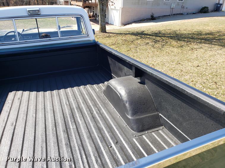 image for item EN9801 1972 Chevrolet Cheyenne C10 pickup truck