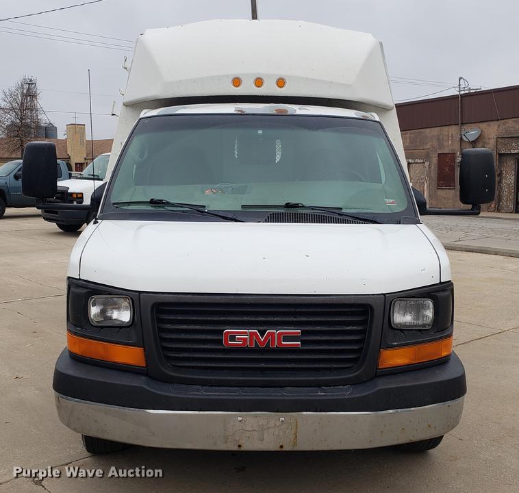 2006 GMC Savana G3500 van in Concordia, MO | Item EN9805 ...