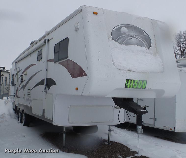 image for item EW9966 2005 Cross Roads Paradise Point camper