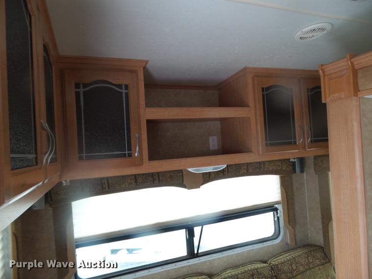 image for item EW9966 2005 Cross Roads Paradise Point camper