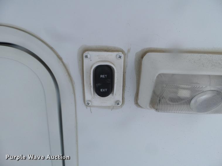 image for item EW9966 2005 Cross Roads Paradise Point camper