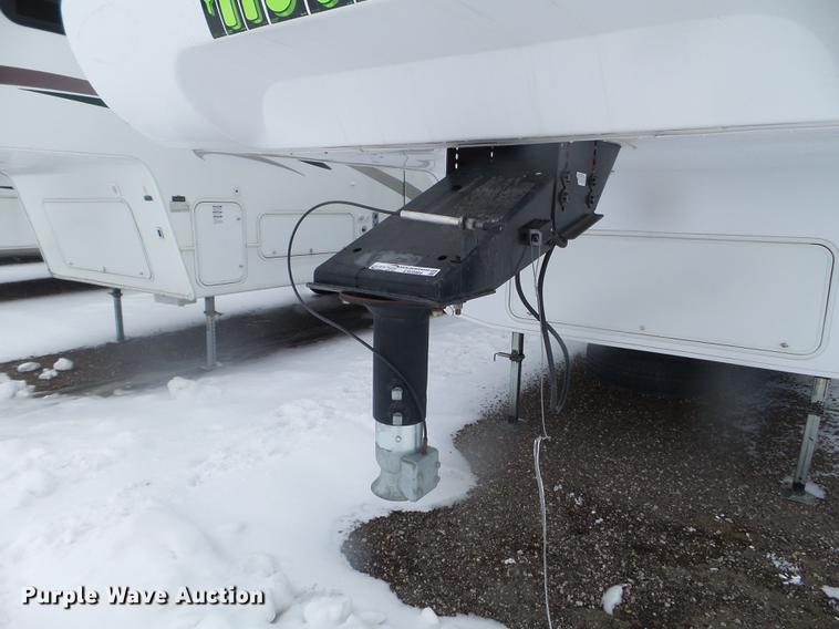 image for item EW9966 2005 Cross Roads Paradise Point camper