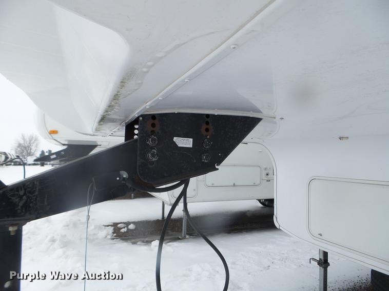 image for item EW9966 2005 Cross Roads Paradise Point camper