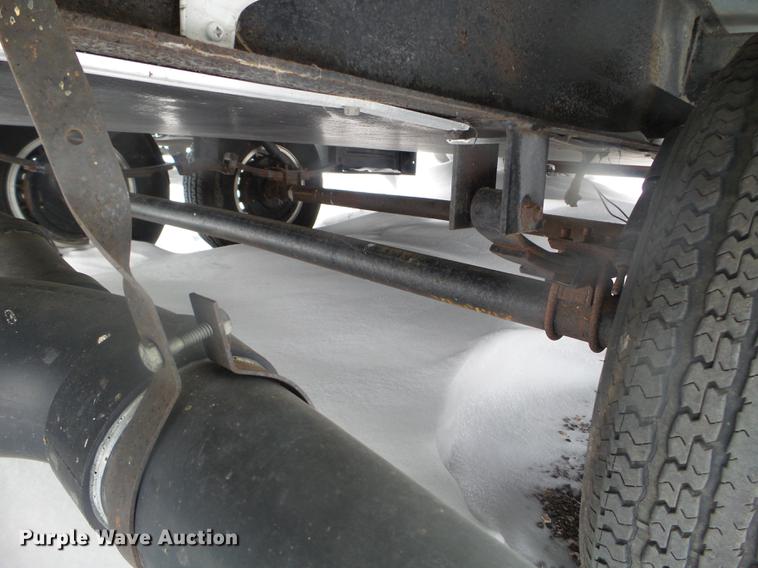 image for item EW9966 2005 Cross Roads Paradise Point camper