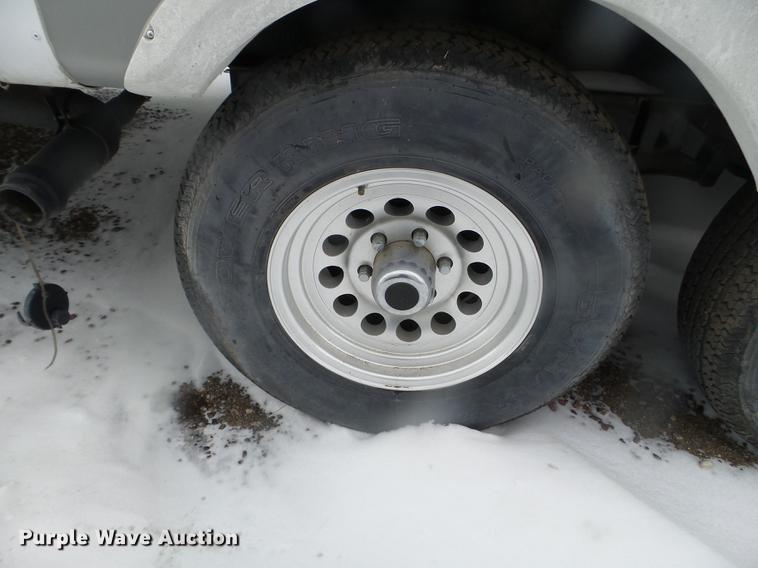 image for item EW9966 2005 Cross Roads Paradise Point camper