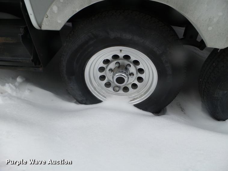 image for item EW9966 2005 Cross Roads Paradise Point camper