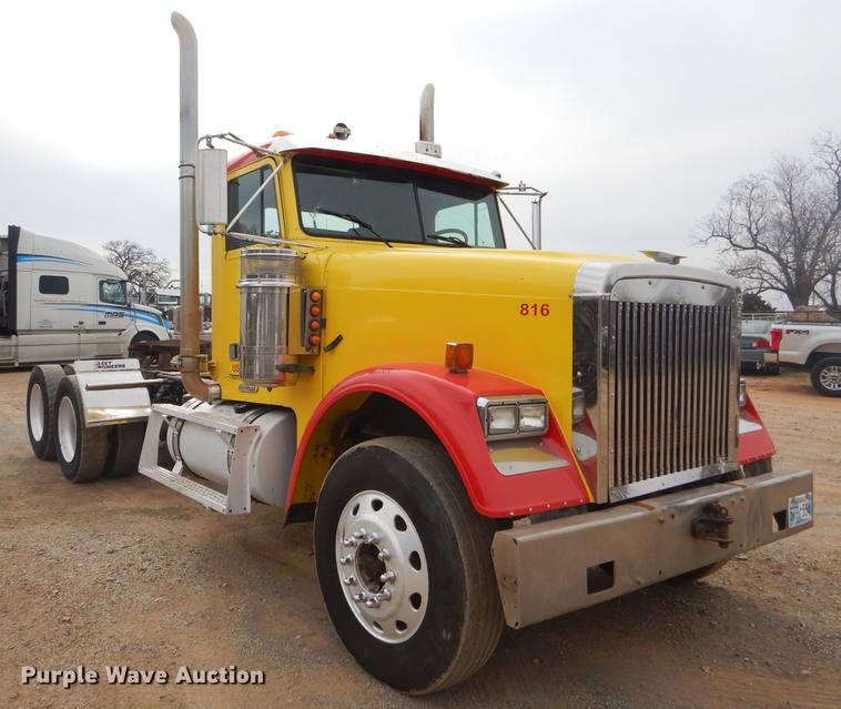 image for item EZ9802 2003 Freightliner FLD semi truck