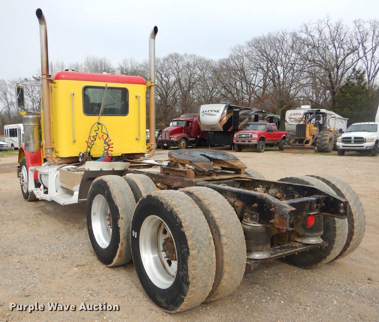 image for item EZ9802 2003 Freightliner FLD semi truck