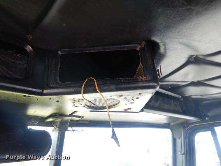 image for item EZ9802 2003 Freightliner FLD semi truck