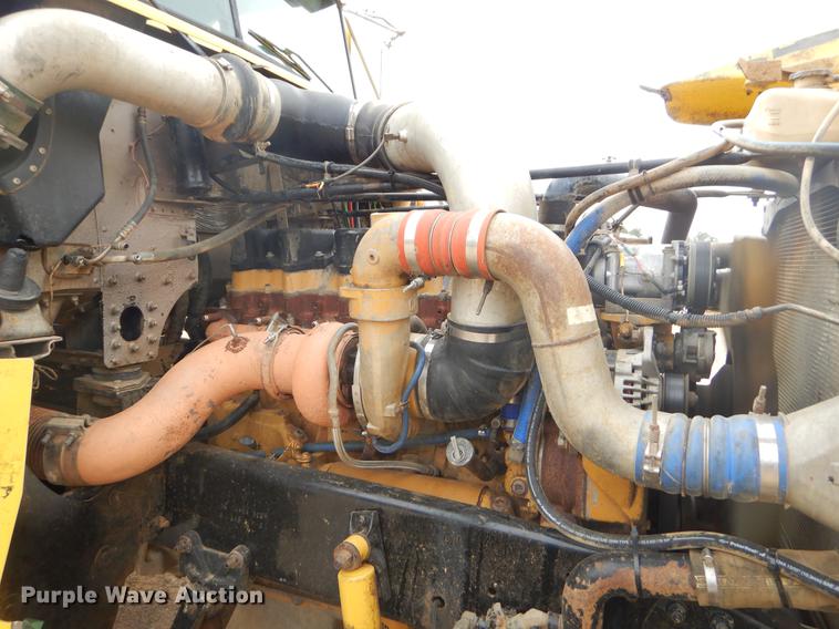 image for item EZ9802 2003 Freightliner FLD semi truck