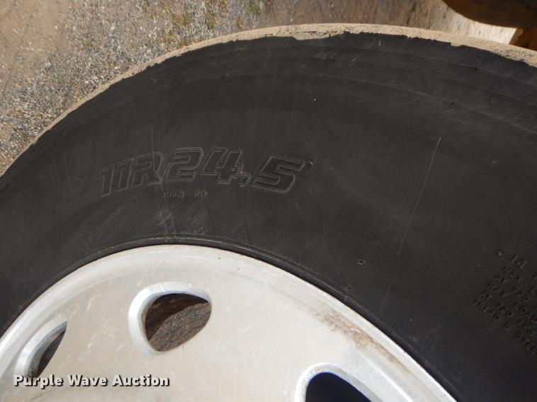 image for item EZ9802 2003 Freightliner FLD semi truck