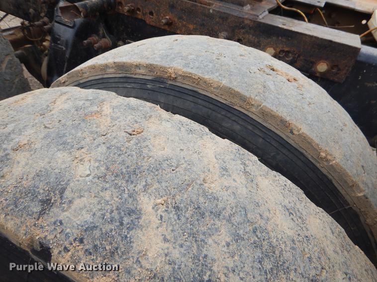 image for item EZ9802 2003 Freightliner FLD semi truck