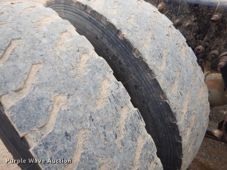 image for item EZ9802 2003 Freightliner FLD semi truck