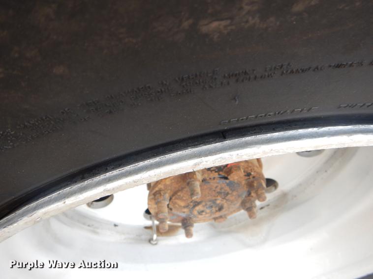 image for item EZ9802 2003 Freightliner FLD semi truck