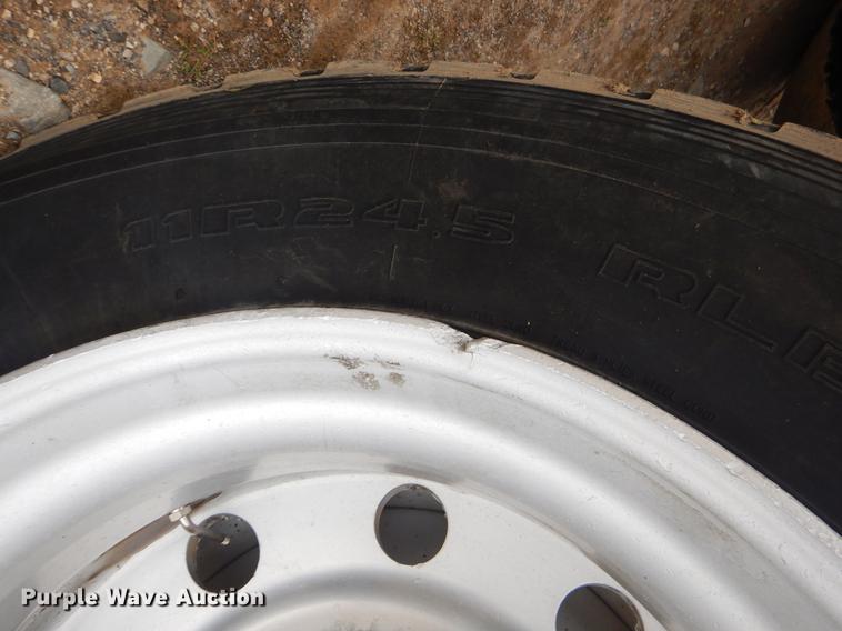 image for item EZ9802 2003 Freightliner FLD semi truck