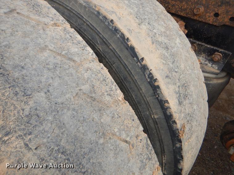 image for item EZ9802 2003 Freightliner FLD semi truck