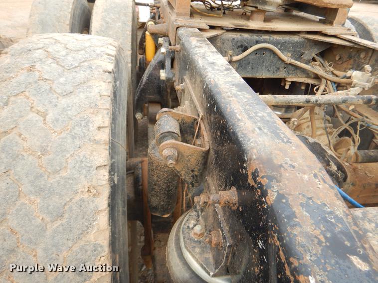 image for item EZ9802 2003 Freightliner FLD semi truck