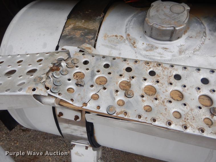 image for item EZ9802 2003 Freightliner FLD semi truck