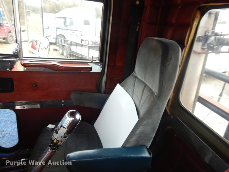 image for item EZ9803 1994 Peterbilt 379 semi truck