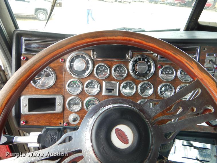 image for item EZ9803 1994 Peterbilt 379 semi truck