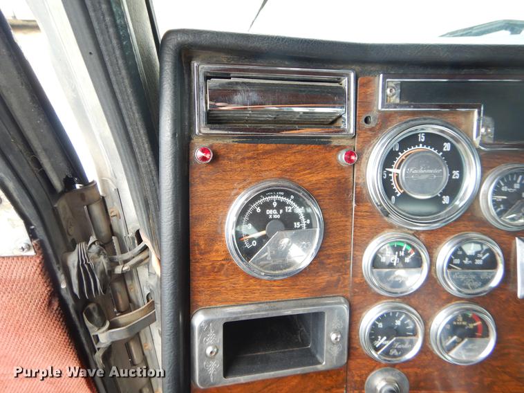 image for item EZ9803 1994 Peterbilt 379 semi truck