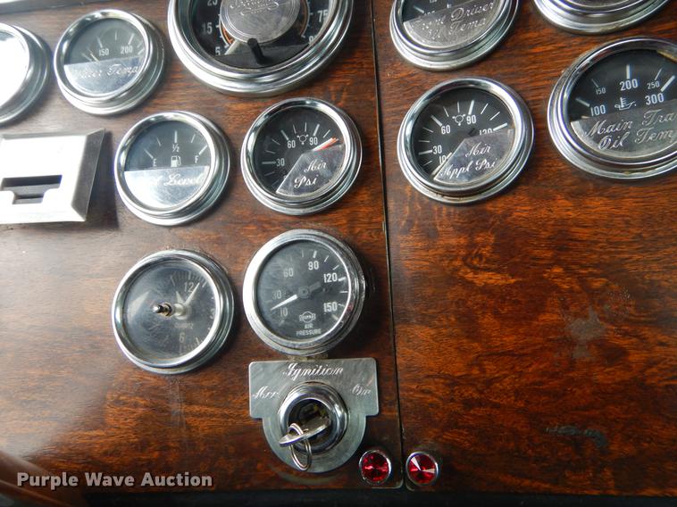 image for item EZ9803 1994 Peterbilt 379 semi truck