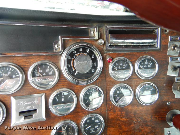 image for item EZ9803 1994 Peterbilt 379 semi truck