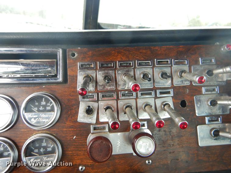 image for item EZ9803 1994 Peterbilt 379 semi truck