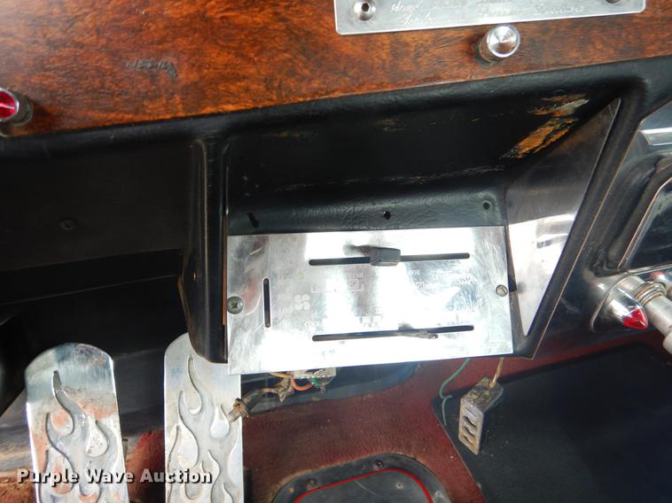 image for item EZ9803 1994 Peterbilt 379 semi truck