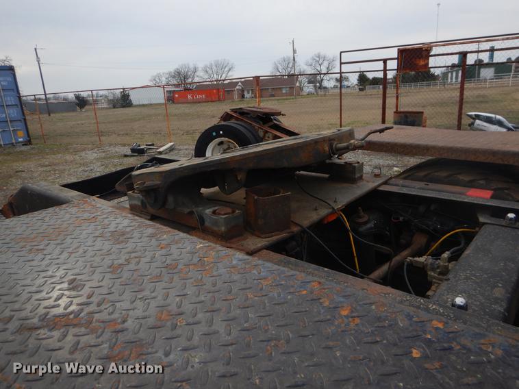 image for item EZ9803 1994 Peterbilt 379 semi truck